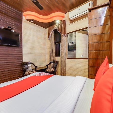 Hotel Roma Deluxe - New Delhi Railway Station 외부 사진