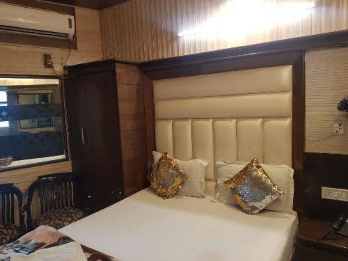 Hotel Roma Deluxe - New Delhi Railway Station 외부 사진