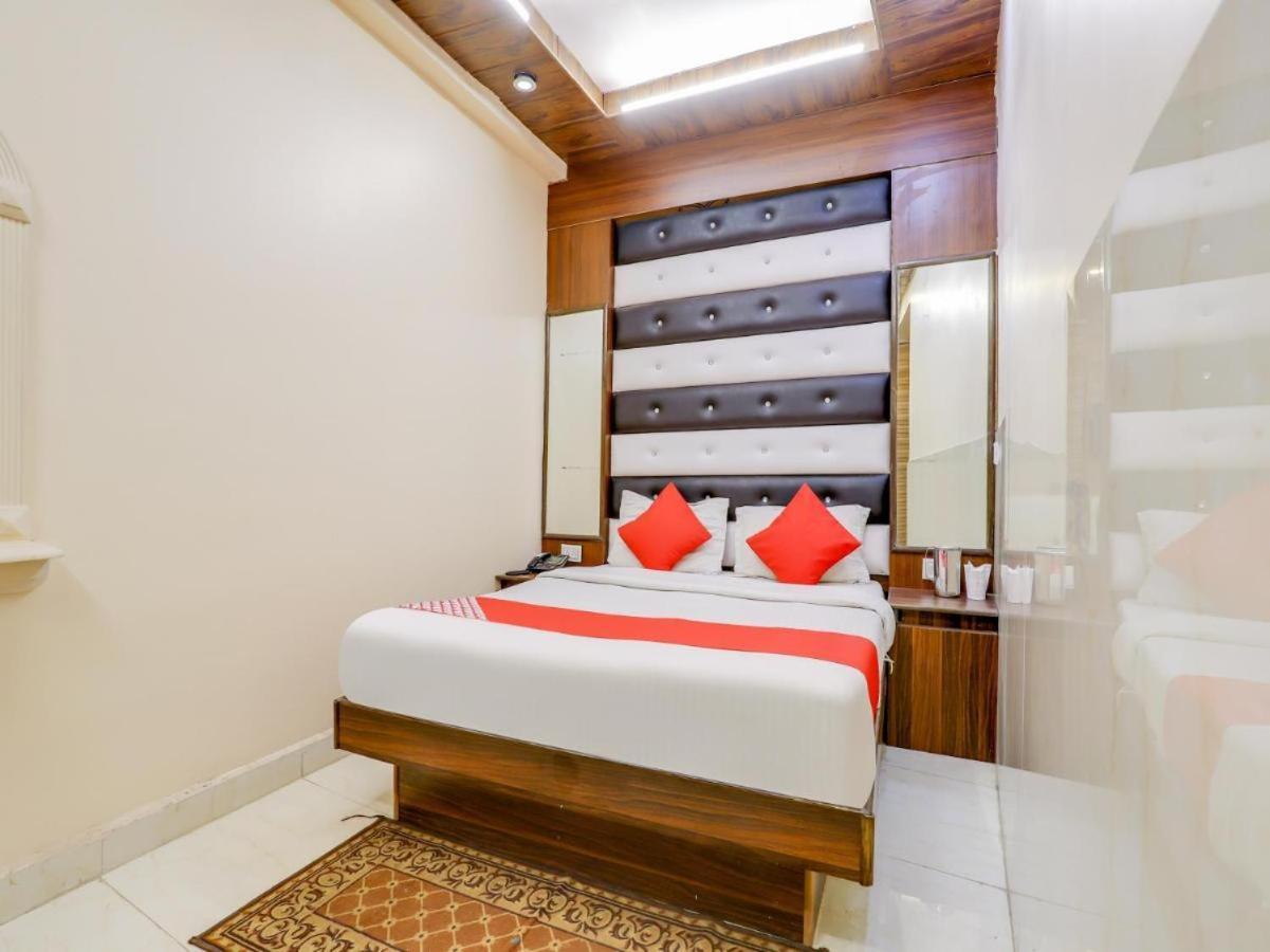 Hotel Roma Deluxe - New Delhi Railway Station 외부 사진