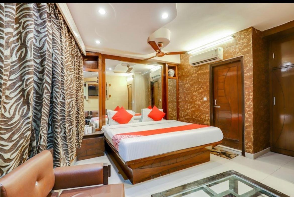 Hotel Roma Deluxe - New Delhi Railway Station 외부 사진