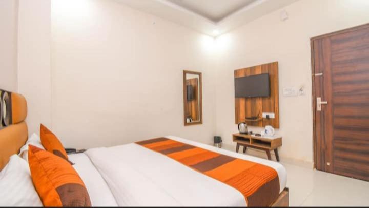 Hotel Roma Deluxe - New Delhi Railway Station 외부 사진