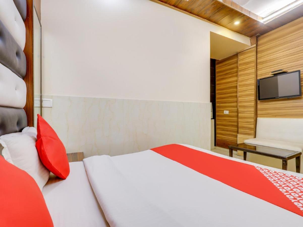 Hotel Roma Deluxe - New Delhi Railway Station 외부 사진
